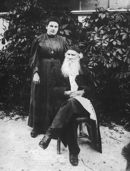 Александра Толстая с отцом (1905 год)
