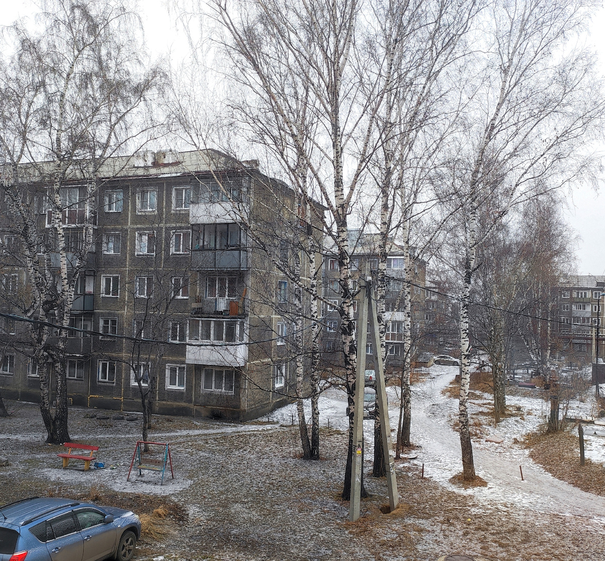 Опять сегодня хмурое утро за окном.  Фото автора 