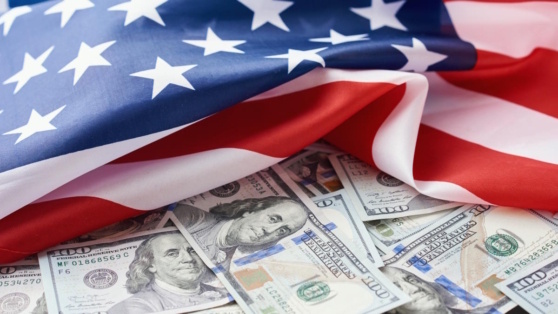    Кризис лимита госдолга США в 2025 году может наступить уже в середине июля ©Lazy_Bear/Shutterstock/Fotodom