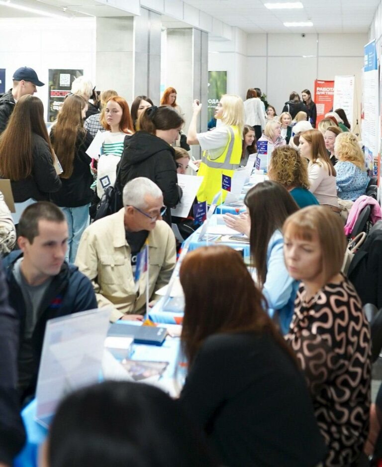    С начала года почти две тысячи оренбуржцев нашли работу с помощью службы занятости Андрей Севостьянов