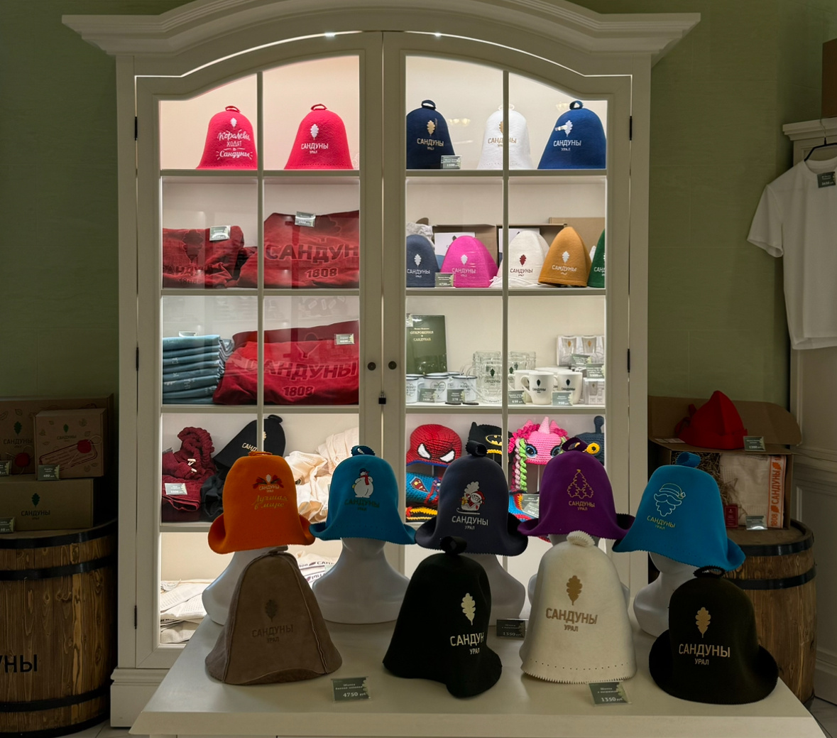 Очень заморочились с мерчем