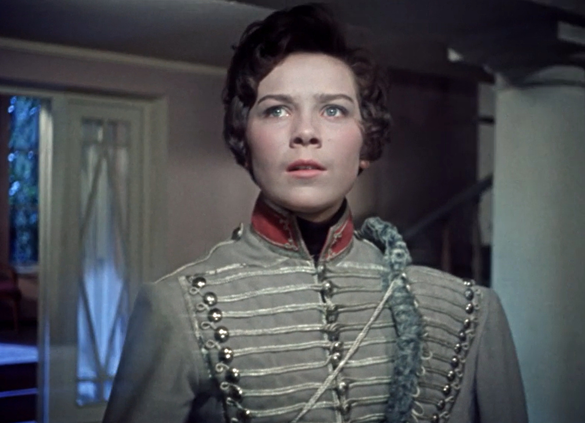 Кадр из кинофильма "Гусарская баллада", 1962 г., режиссер Эльдар Рязанов, сценаристы Александр Гладков, Эльдар Рязанов, композитор Тихон Хренников (скриншот)