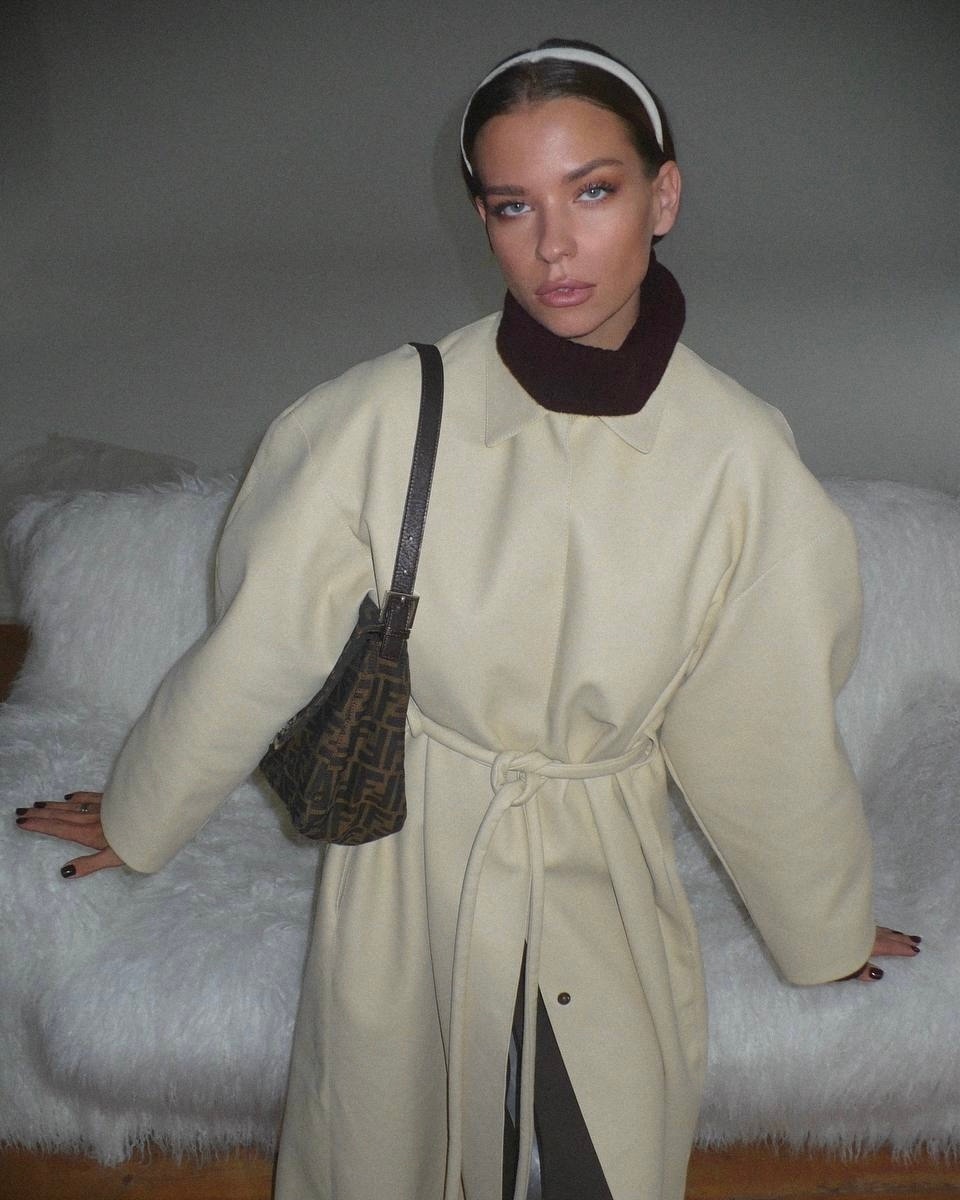 личный аккаунт Саши Буримовой, https://t.me/burimovasasha