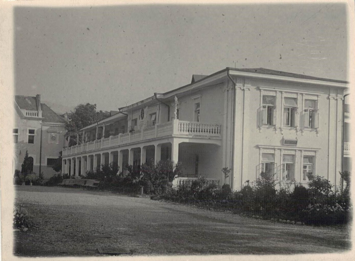 Ливадия. Санаторий Ударник с западной стороны. Работа А. Брагина. 1940  г.