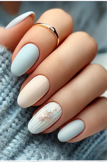 Светлый кремовый с флористикой и металлизированным акцентом