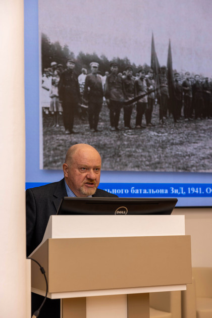 Андрей Борисович Соловьев представляет свою книгу «Незримый вклад в Победу». 2024 год.