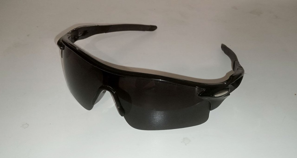 Вид очков с лицевой стороны.