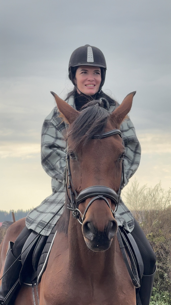 Я настолько была уверена в этом коне, что пришлось его купить, чтобы заниматься только на нём. И Корасон ни разу меня не подвёл.