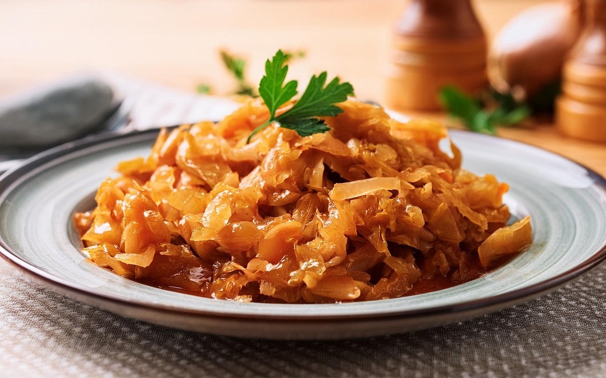 Тушеная капуста станет любимым блюдом на столе: просто добавьте эти приправы при готовке / Фото: Pogovorim.by