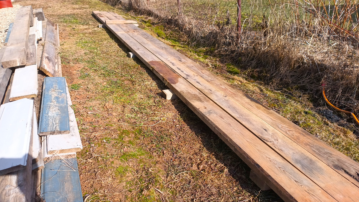 Деревянный хлам