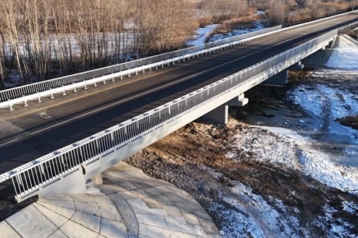    Ежегодно строители приводят в порядок несколько десятков мостовых сооружений.