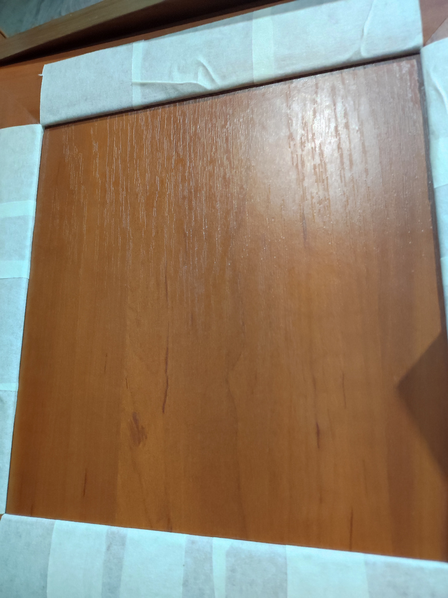 Фото автора, перекрашиваем фасад, март 2025 года