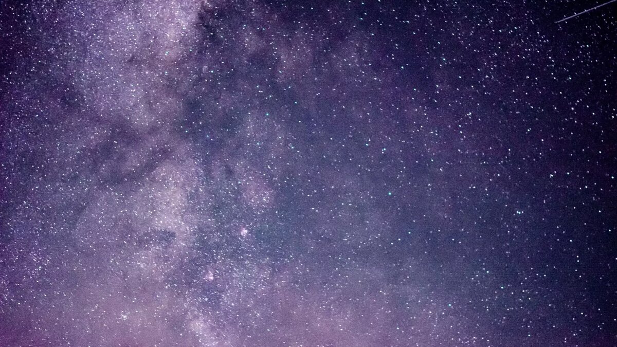 Красивое зрелище наблюдали также на Украине, в Турции, Польше, Франции, Германии, Венгрии, Великобритании. Фото: Антон Засимов, 1MI