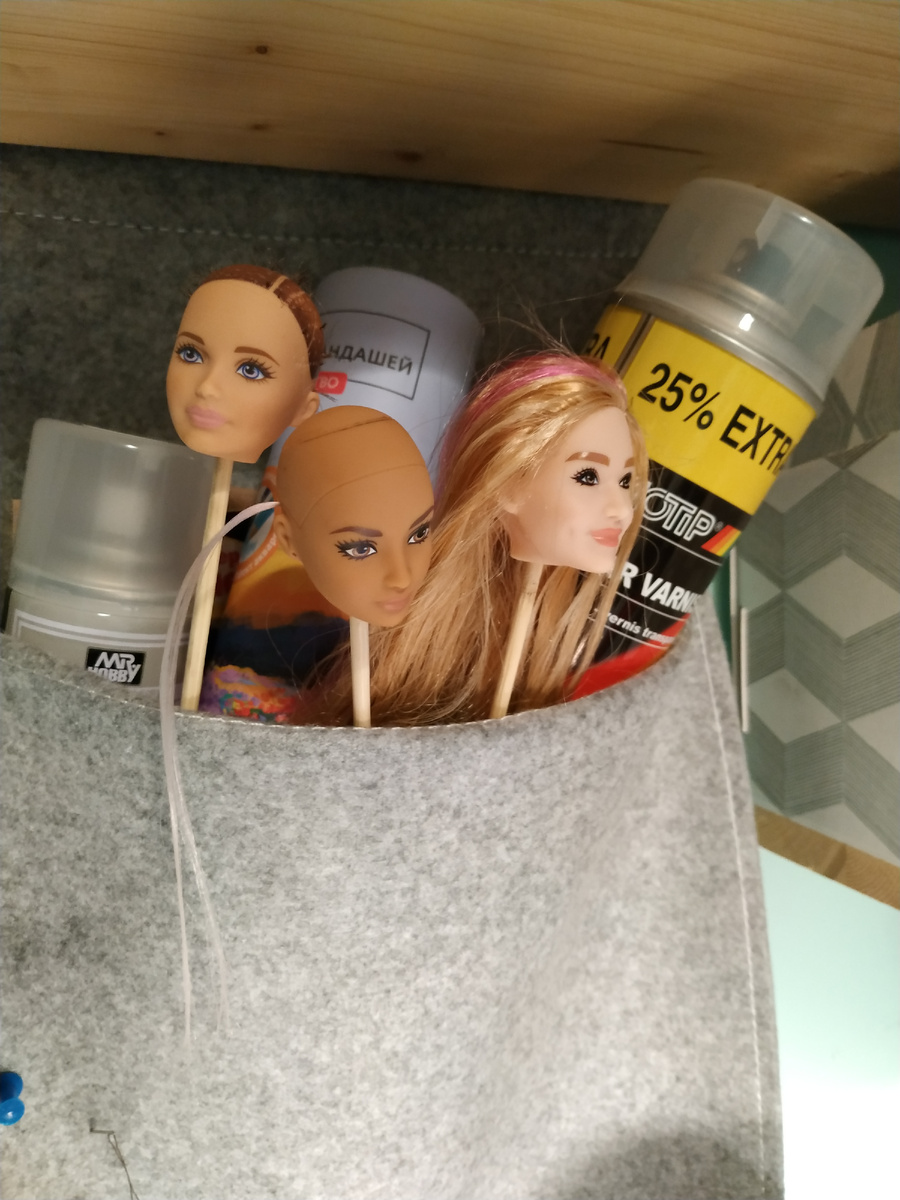 А ещё в верхнем кармане органайзера оседают головы, которые ждут прошивки, ремонта и т.д.