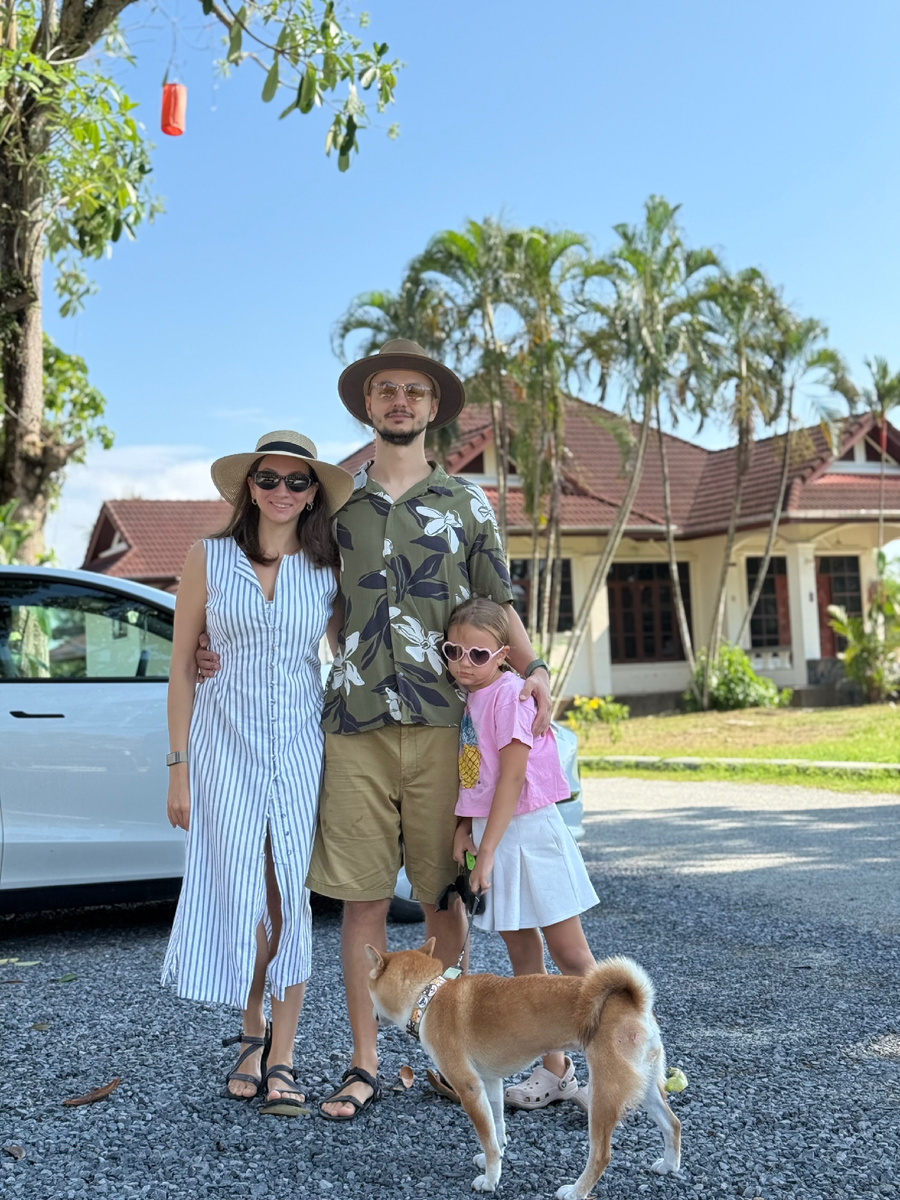 Наша семья🤍 мы переехали на остров с собакой, это накладывает некоторые ограничения на нашу жизнь