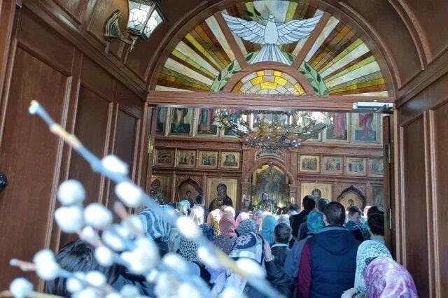    Когда и в какое время нужно идти в церковь на Вербное воскресенье в 2025 г?