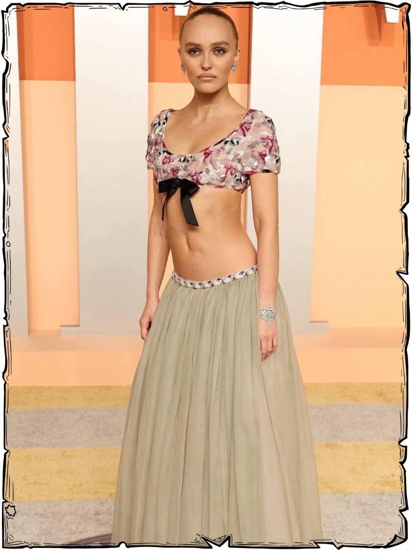 Не смогла найти вам улыбчивую Лили-Роуз