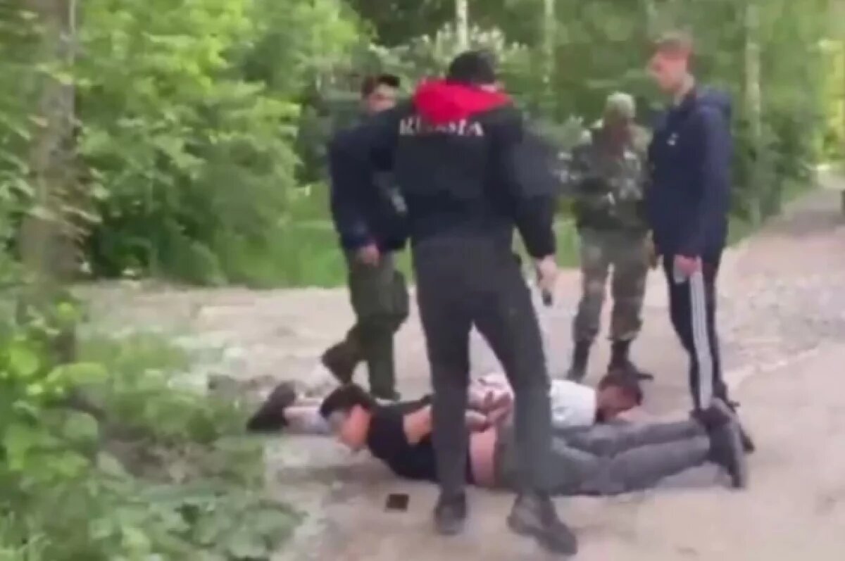    Трое новосибирцев притворялись правоохранителями и нападали на людей