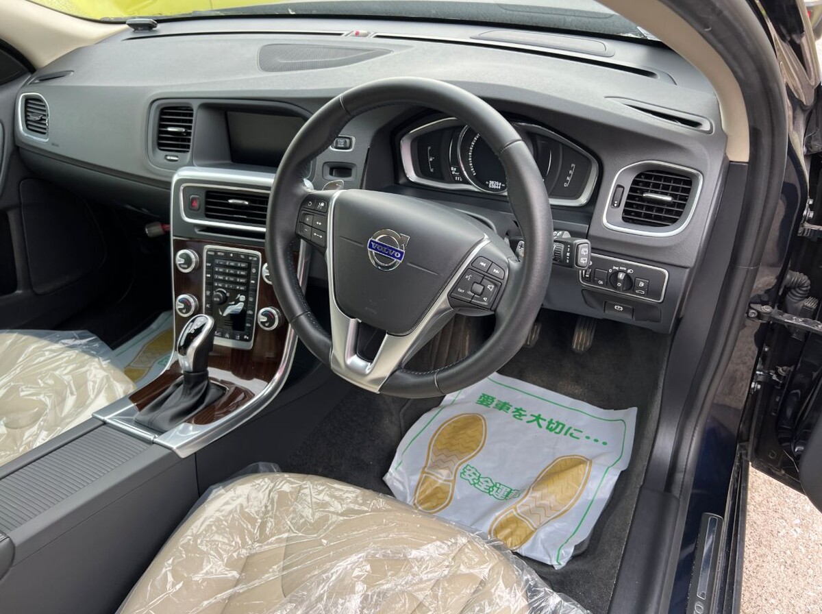 Фото салона, листайте