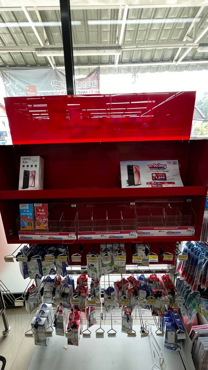 Полка с симками в 7-eleven