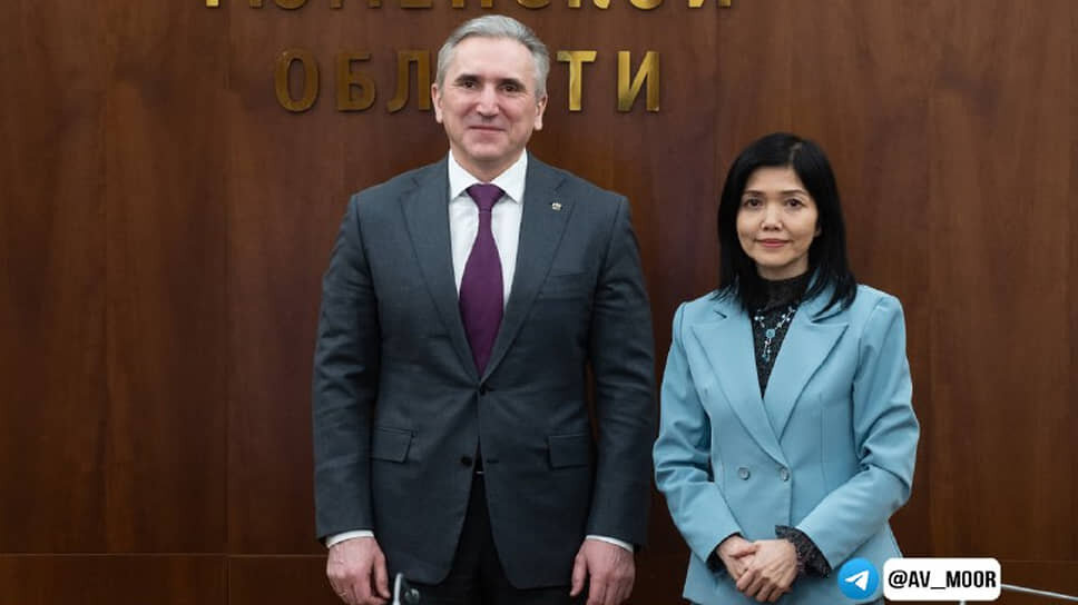 Александр Моор и Нгуен Май Хыонг.📷Фото: канал губернатора Тюменской области Александра Моора в Telegram