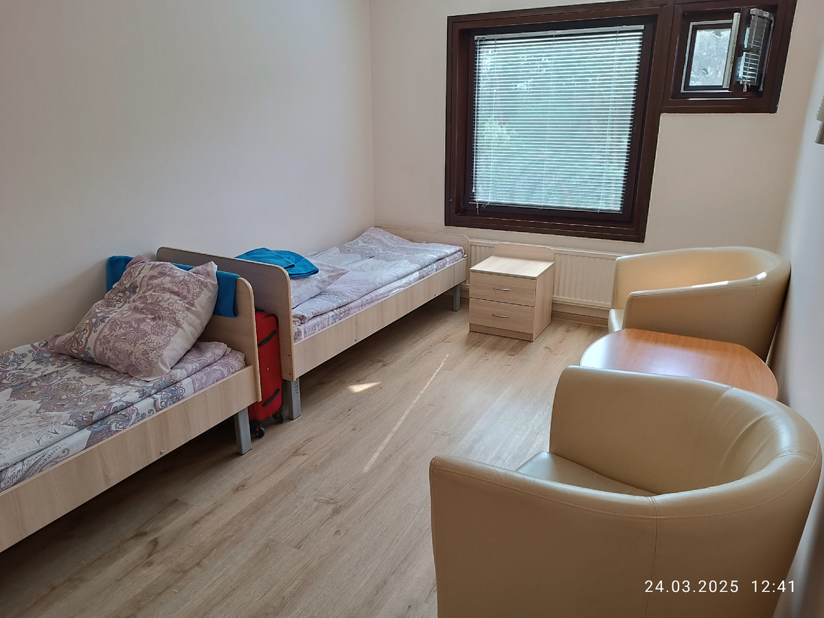 Моя палата, здесь это называется номер, потому что здесь не больница в традиционном её понимании, а гостиница при медицинском комплексе.