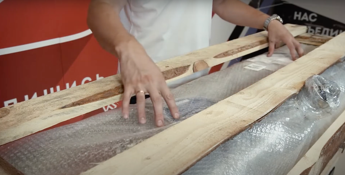 Топливный бак 130 литров в транспортировочной упаковке. Надежная деревянная обрешетка защищает бак от повреждений при перевозке