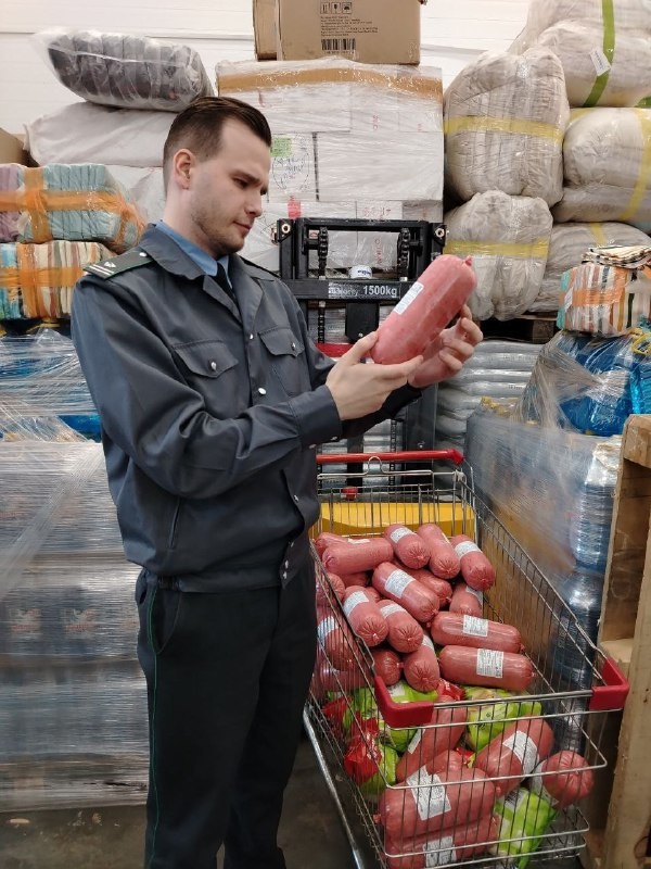    В Оренбурге после проверки в магазине «Маяк» изъяли 400 кг продукции Оренбуржье