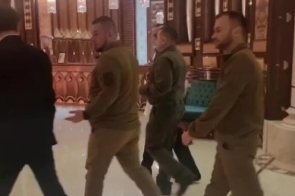    Дубинский назвал внешний вид украинской делегации дешевым водевилем