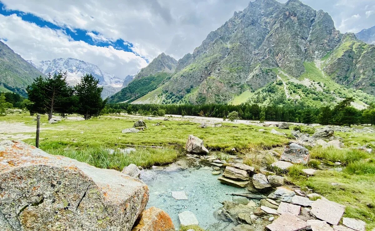    Куда поехать весной на Северный Кавказ за активным отдыхом: варианты и цены