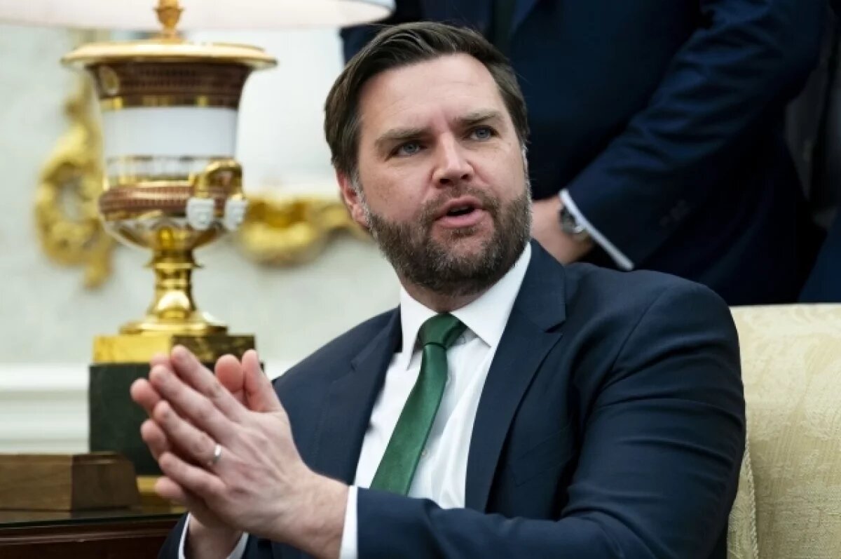    Bloomberg: Европу встревожила слитая переписка администрации Трампа