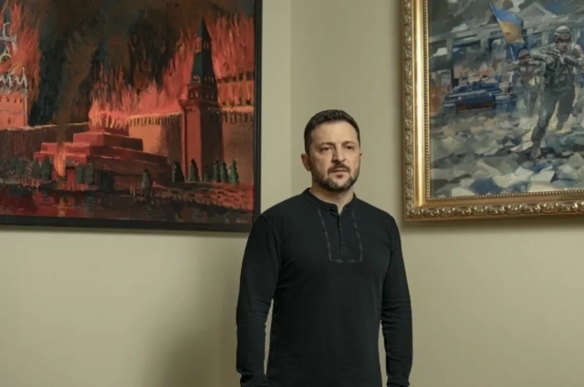    Шеремет прокомментировал фото Зеленского на фоне картины с горящим Кремлем