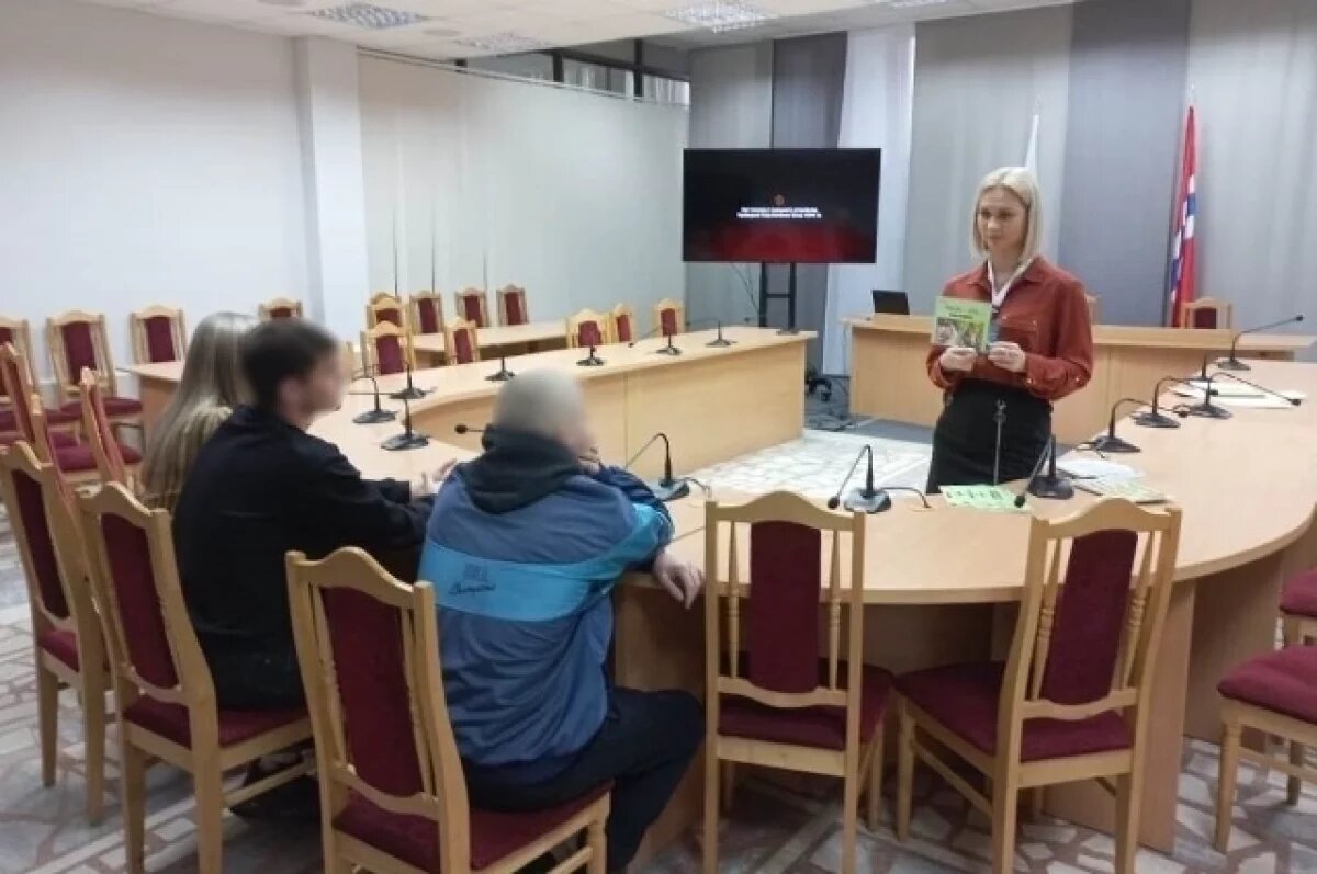    Омские молодые осуждённые сходили в библиотеку и узнали о войне