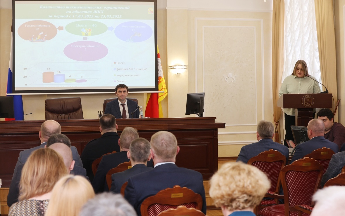 Сергей Петрин и Алла Макеева(Фото: пресс-служба мэрии Воронежа)