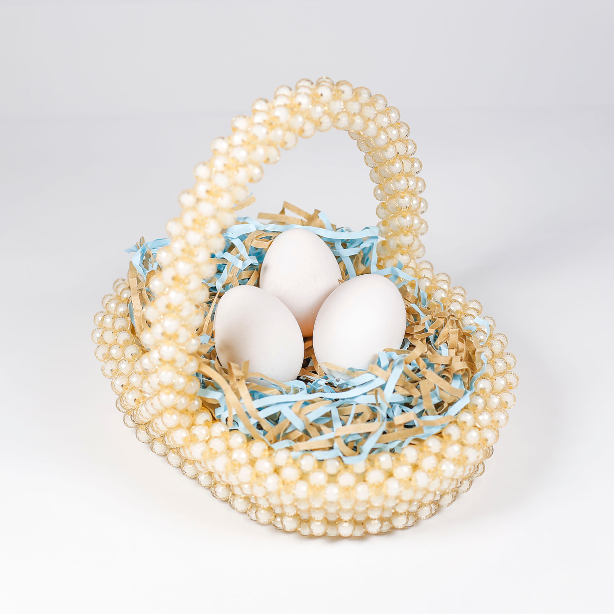 Мастер-класс: "Пасхальная корзинка из бусин своими руками"