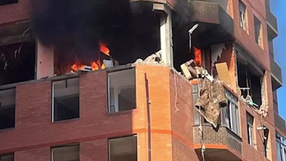 Человек пострадал при взрыве в Махачкале. Фото: Mash (скриншот)