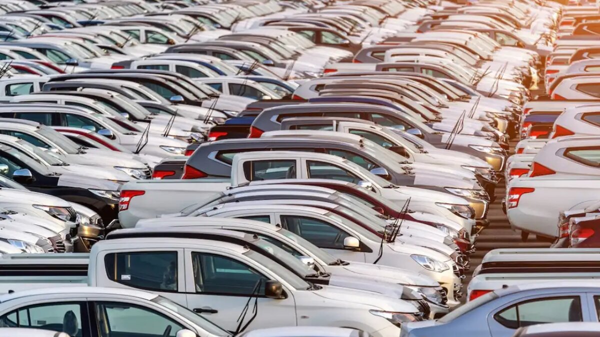    Автомобили.