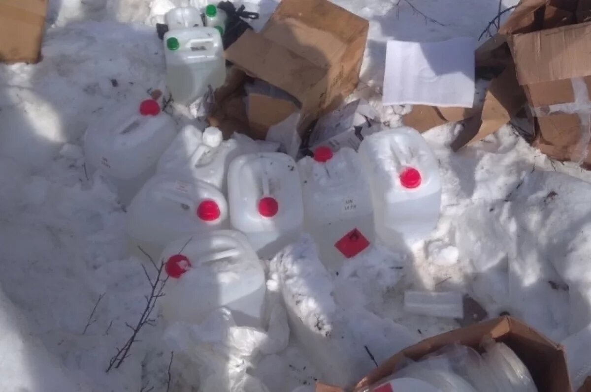    Найденные в «Самарской Луке» канистры с неизвестной химией изъяла полиция