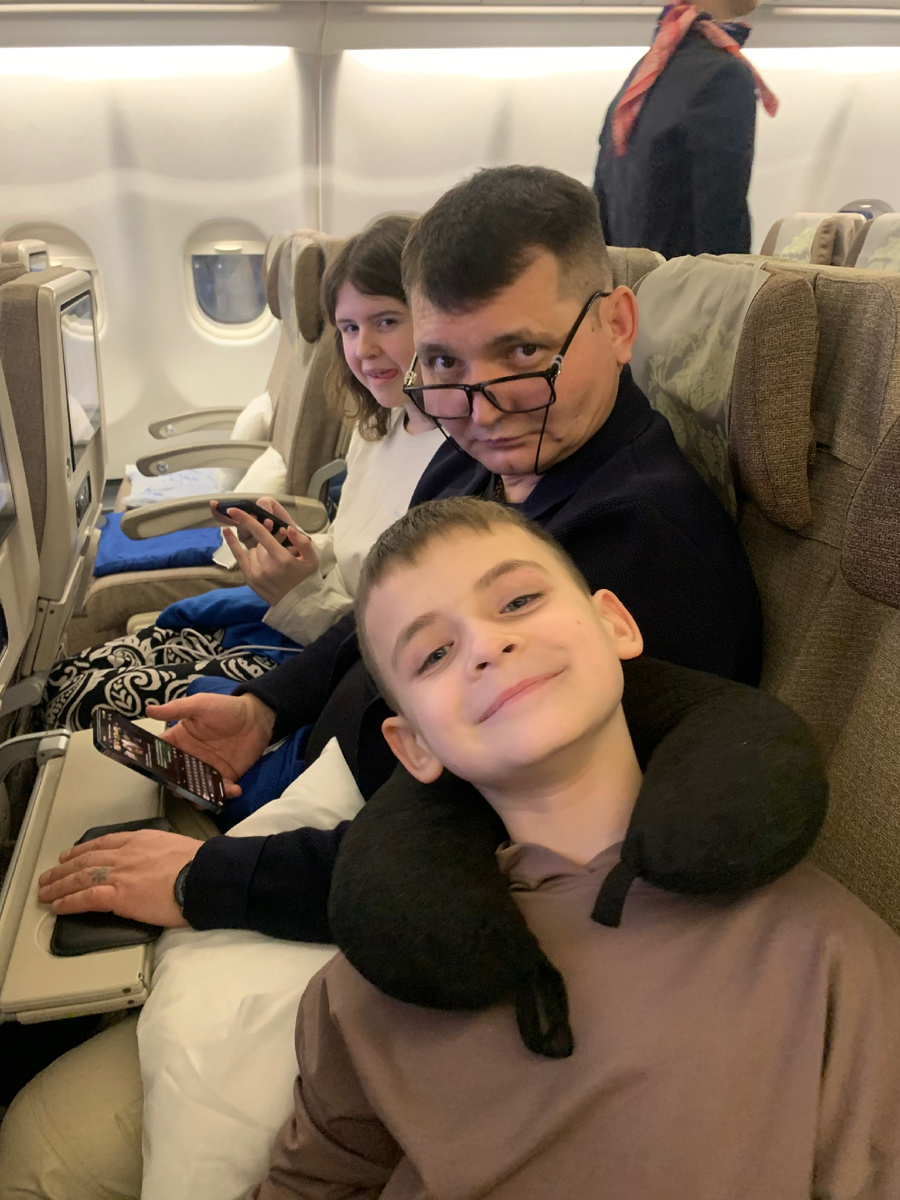 Наши места по центру самолета 4 кресла