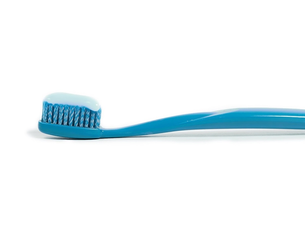 Сколько стоит чистка зубов у стоматолога