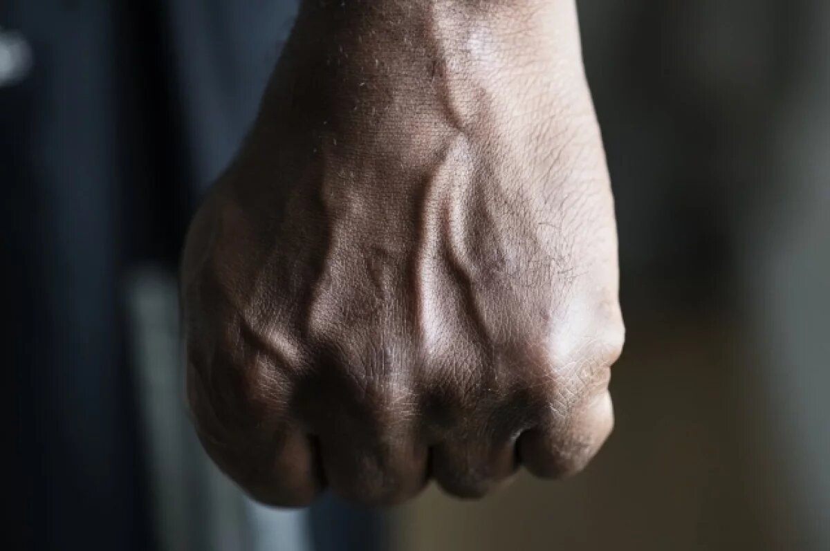    Мужчина систематически избивал жену и детей