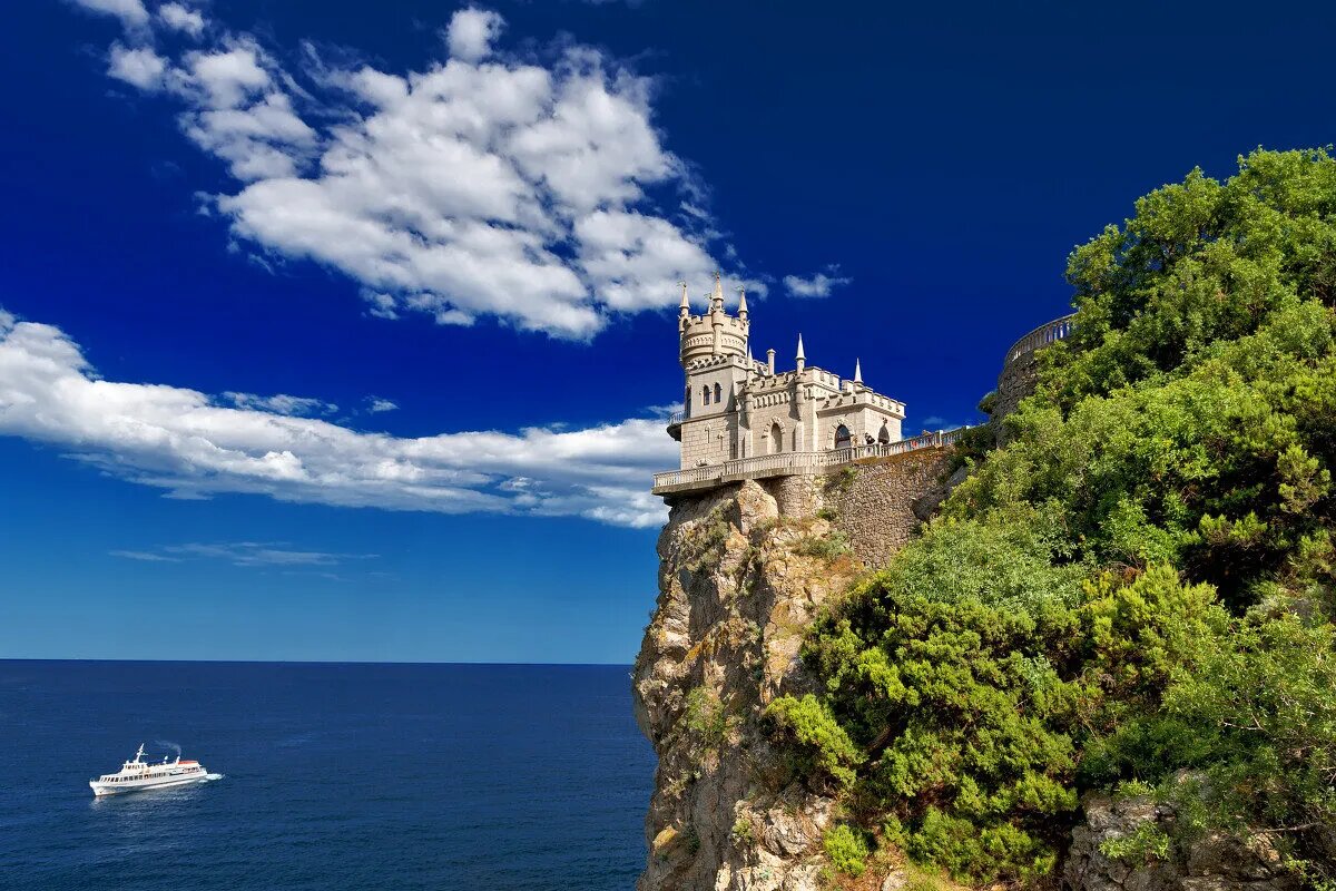 Гаспра. Замок "Ласточкино гнездо".