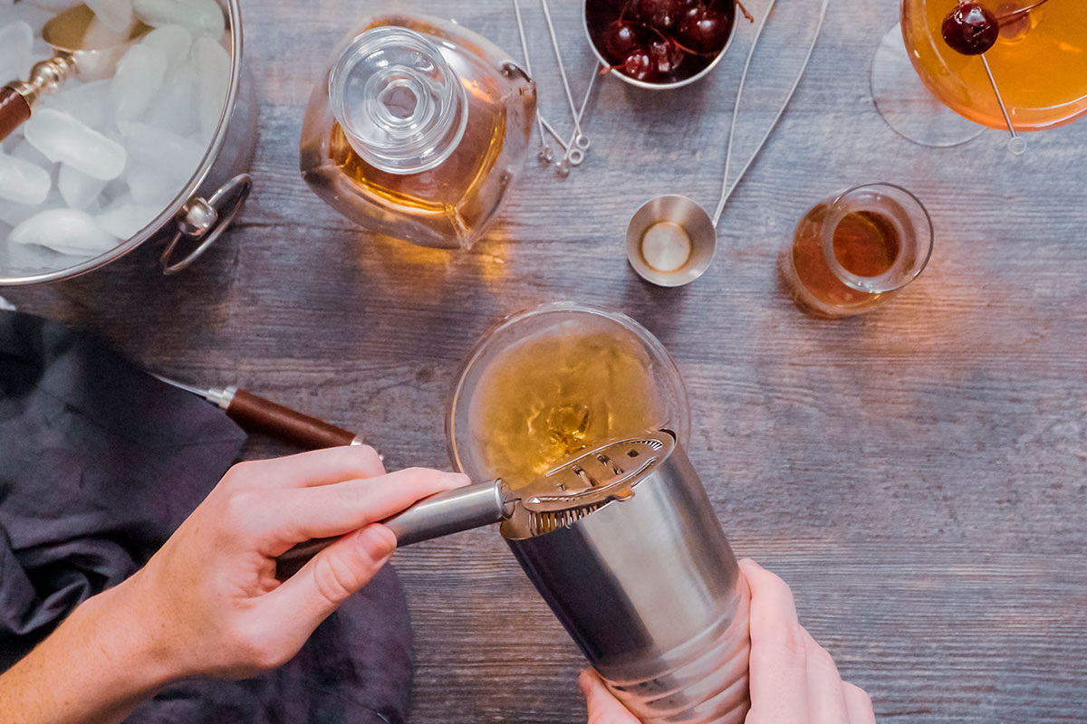 Arina P Habich / Shutterstock / FOTODOM📷Этот коктейль никогда не выходит из моды и до сих порт присутствует в картах многих заведений баров и клубов