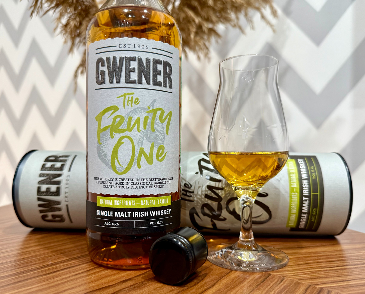 Цвет насыщенный и приятный.