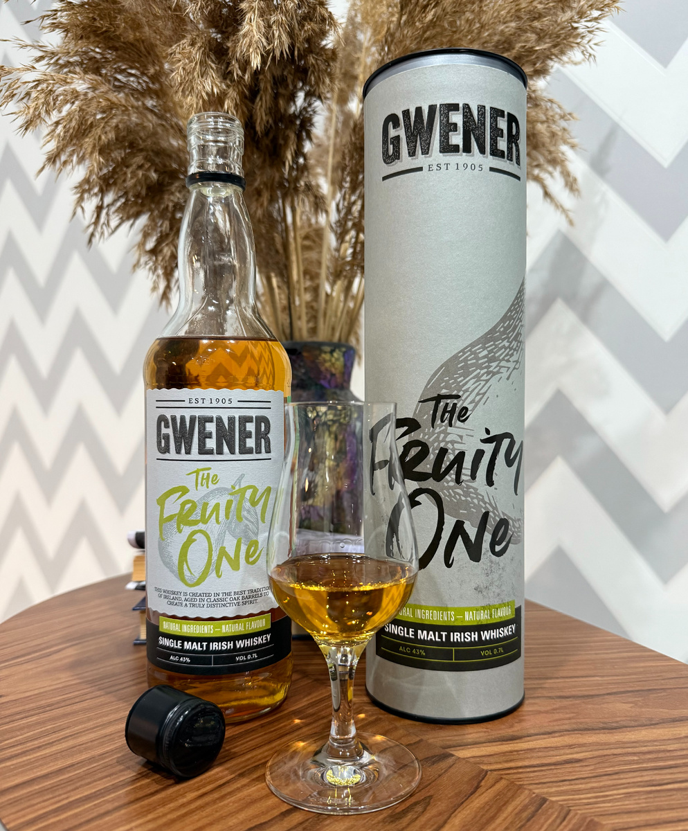 Дизайн приятный и интересный, а туба добротная.