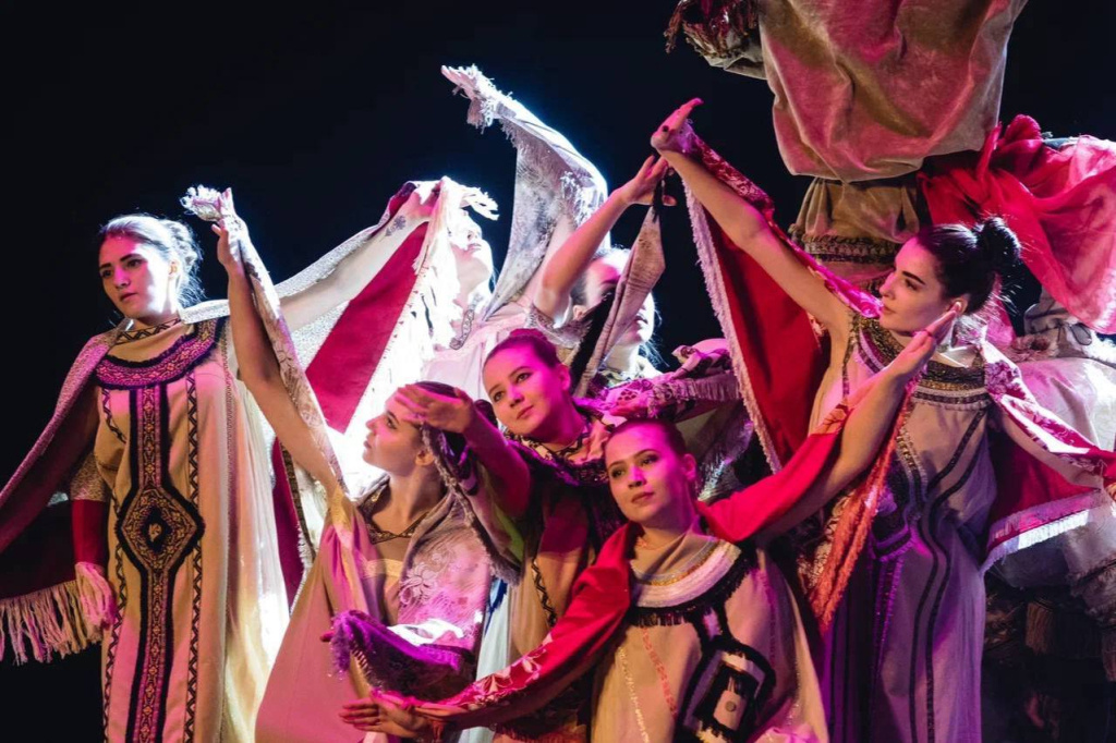    Югра отмечает День работника культуры масштабными творческими событиями