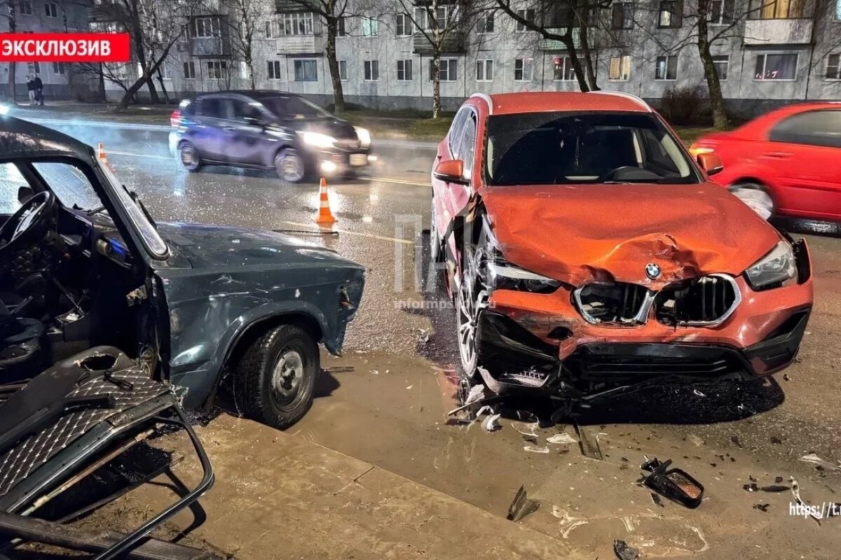    Девушку госпитализировали в результате ДТП у больницы в Пскове