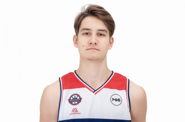    Антон – высокий красавец с родинкой на щеке. Фото: БК "Барнаул"
