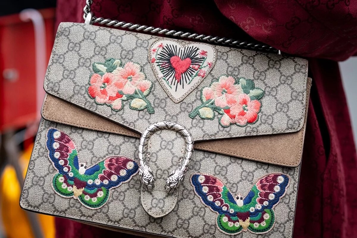    Саратовец ограбил девушку в машине на первом свидании