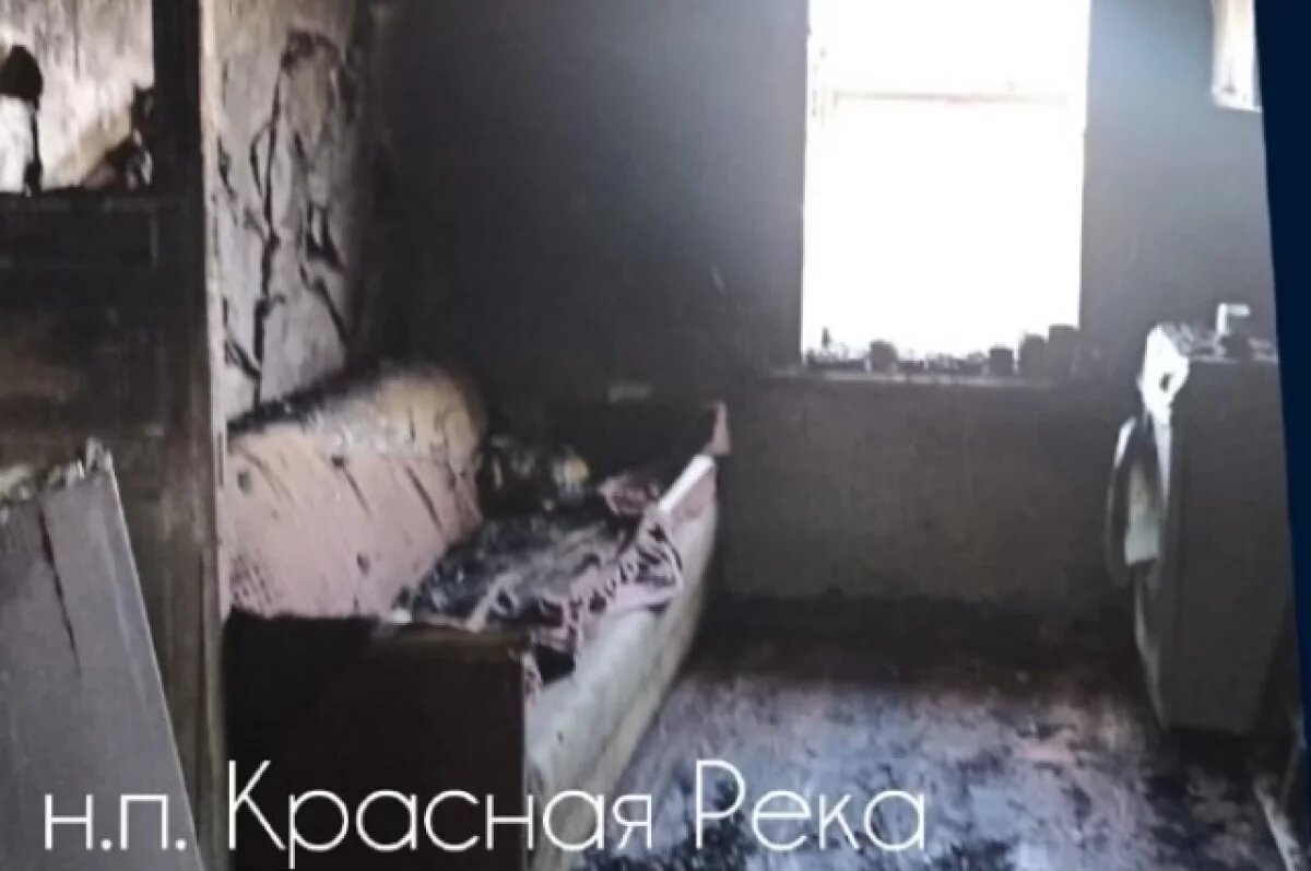    В Старомайнском районе горел жилой дом, в Чердаклинском — хозпостройки